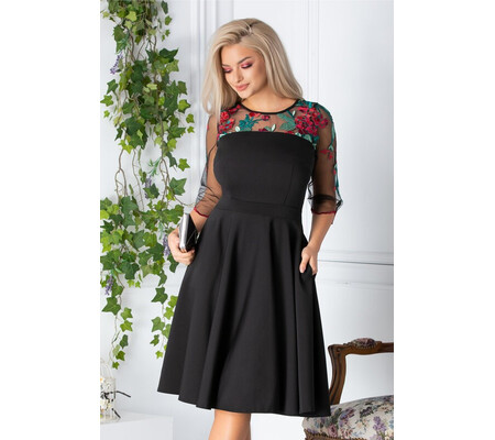 Rochie Kamy neagra cu maneci din tull si broderie rosie